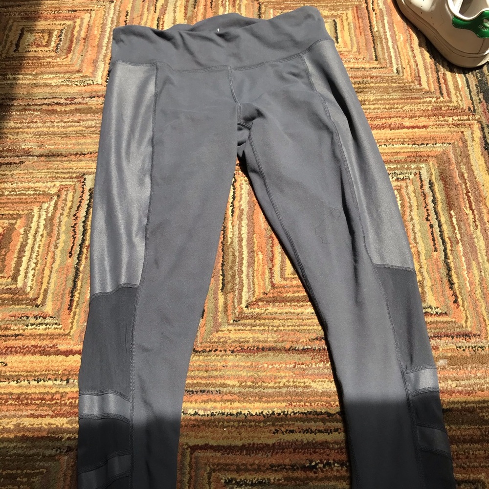 Gray workout leggings
